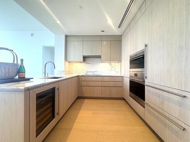 Building Photo - 682 Atlantic Ave Unit 3712