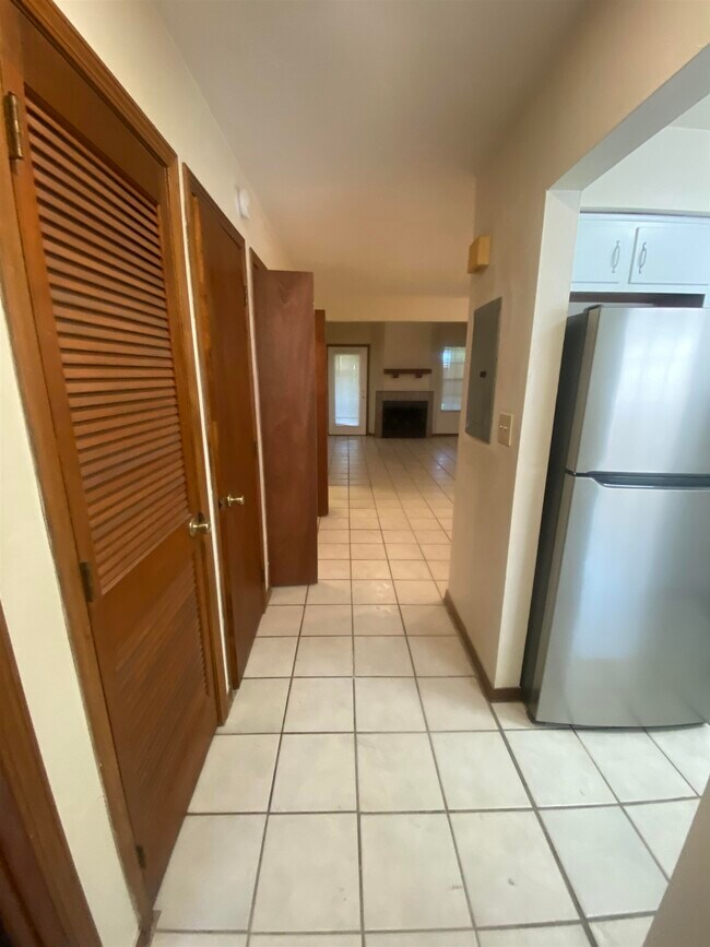 Photo - 1102 Greentree Ct Unit F