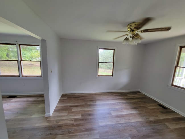 Photo - 1472 Berger St