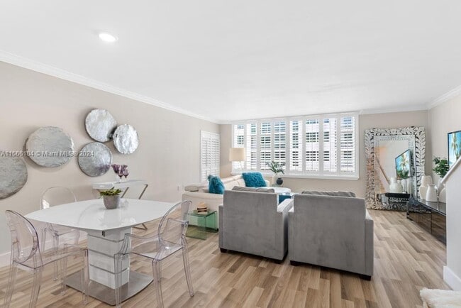 Photo - 5401 Collins Ave Unit 343