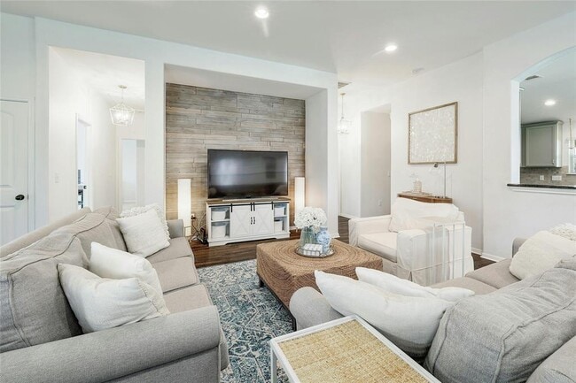 Photo - 1115 Petroglyph Trail