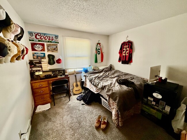 Photo - 902 Cedar River Dr NW