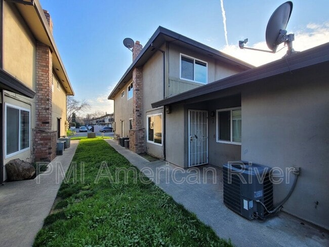 Photo - 2843 Norcade Cir