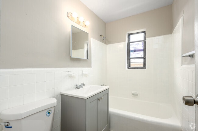 1BR, 1BA - 483SF - Bathroom