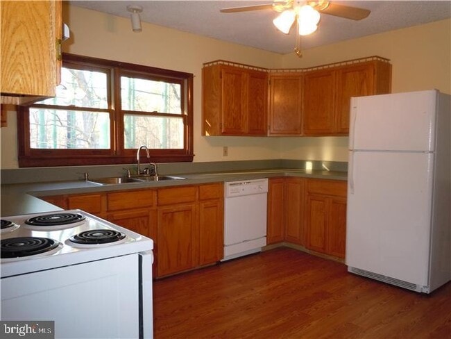 Photo - 742 Cherry Ave
