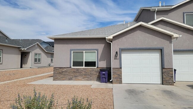 Building Photo - Modern Townhome with Views Near Mesa Mall Unit J