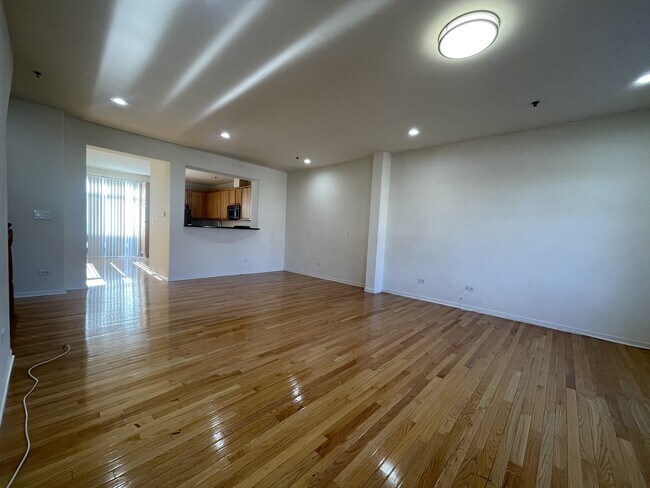 Photo - 4702 N Lamon Ave