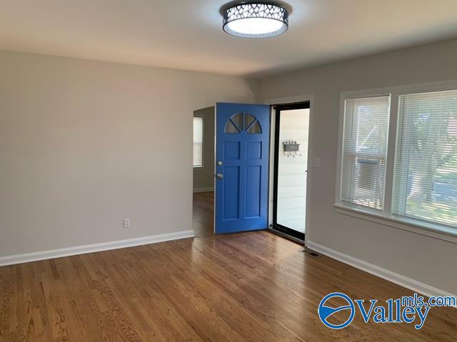 Photo - 301 Longwood Dr SW