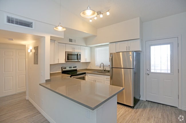1BR, 1BA - Kitchen