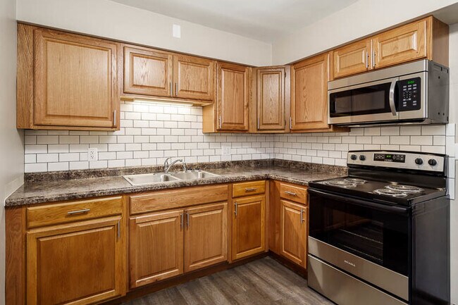 Photo - 2518 N Rockton Ave House
