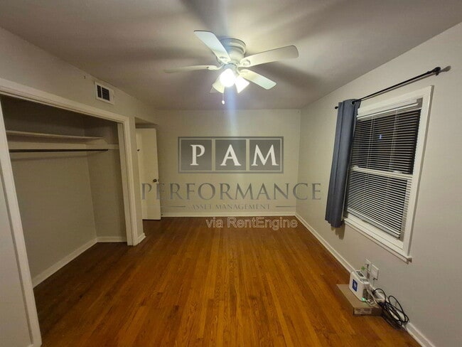 Photo - 1123 W Kendall Ave