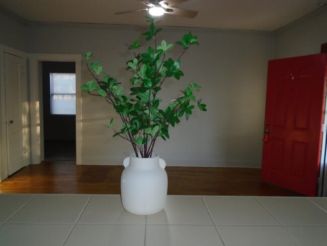 Photo - 2306 Garfield St