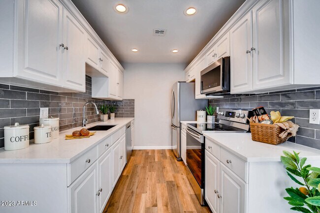 Photo - 1344 N 85th Pl