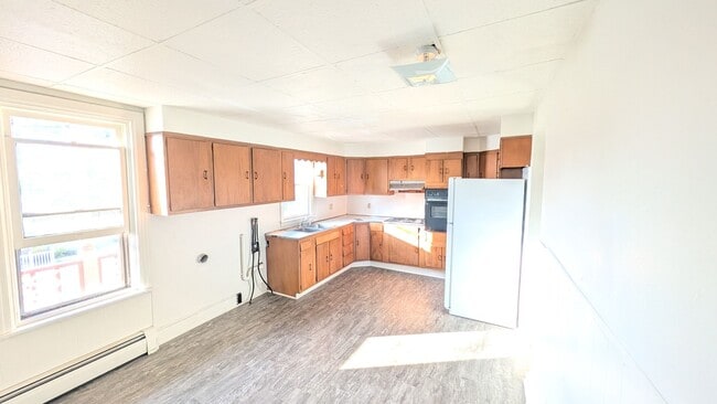 Photo - Spacious 3 BR on quiet Columbia street! Unit Apt 2