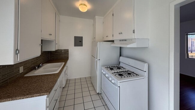 Photo - 1731 Pico Blvd