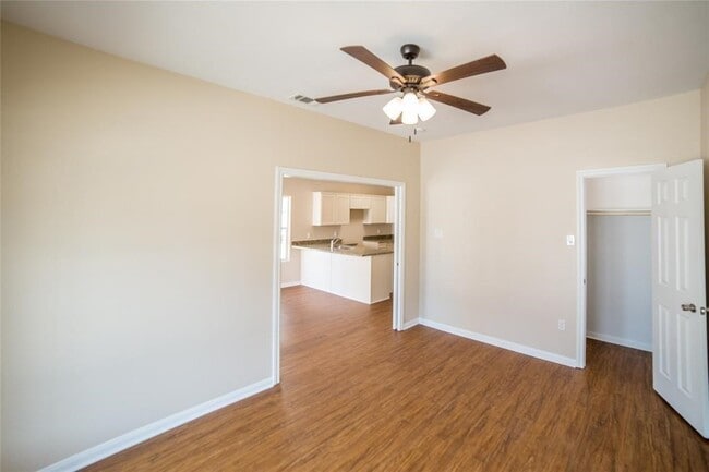 Photo - 16917 Glenheath St