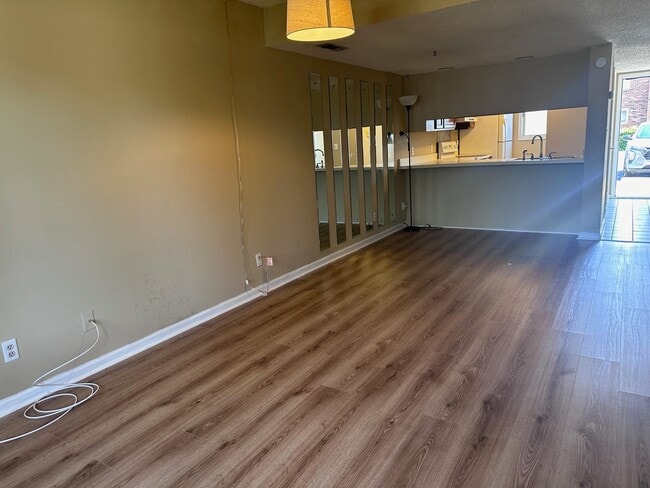 Photo - 401 Garden Dr