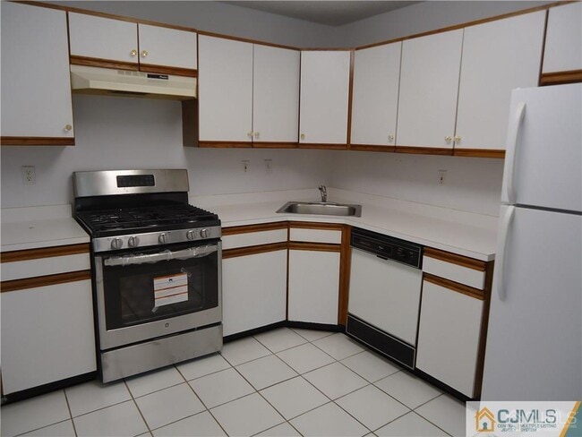 Photo - 28 Pembrook Ave