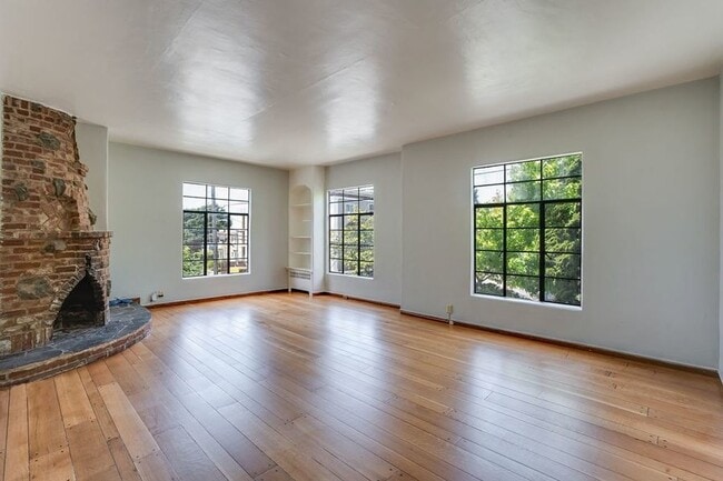 Building Photo - 2338 Channing Way Unit 01