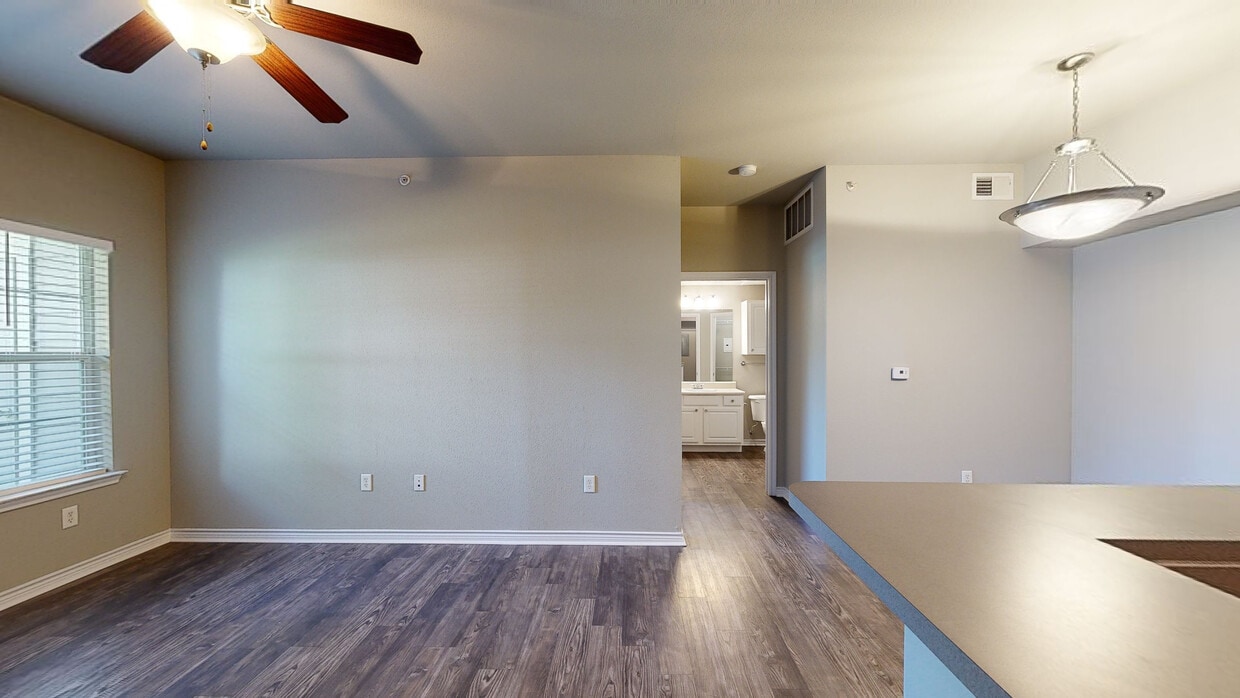 Photo - Stoneleigh Centerton Apartments