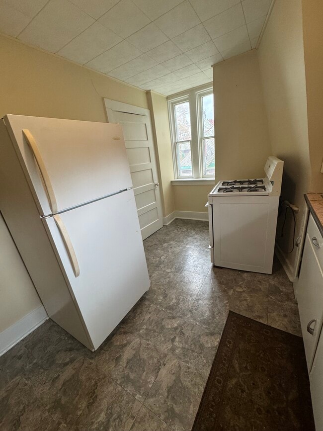 3B Kitchena - 401 Maple Ave Utilities Included