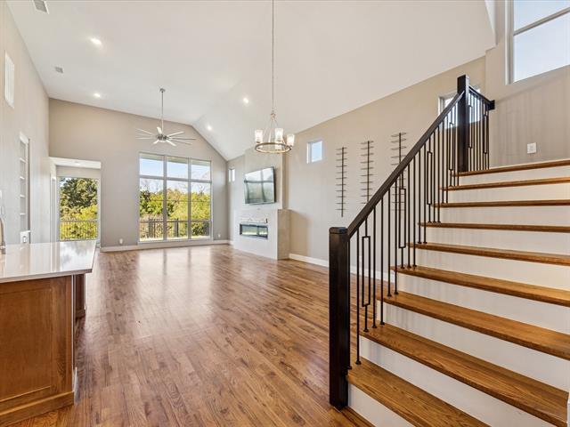 Photo - 914 St George Pl