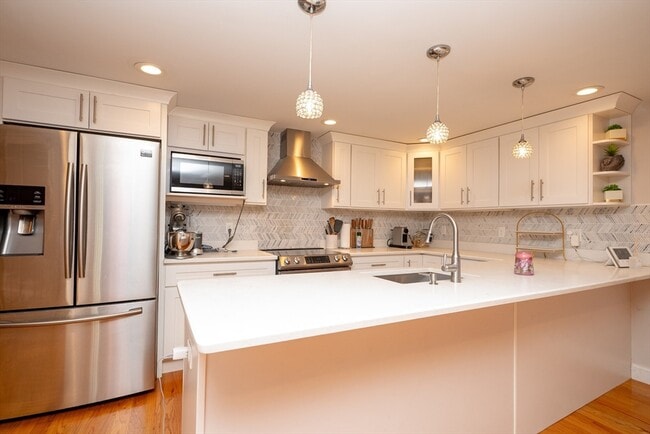 Photo - 592 Poplar St