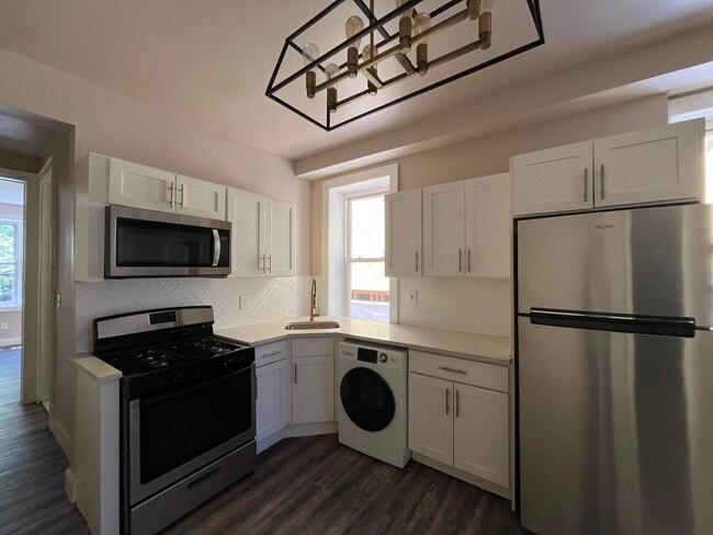 Building Photo - 262 Hutton St Unit 3R
