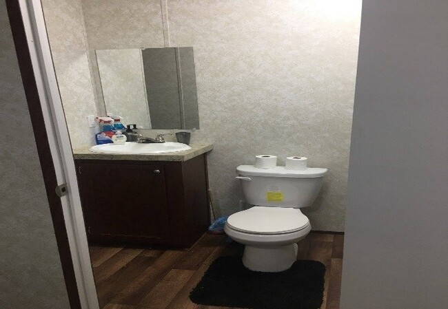 Photo - 1431 W 22nd St