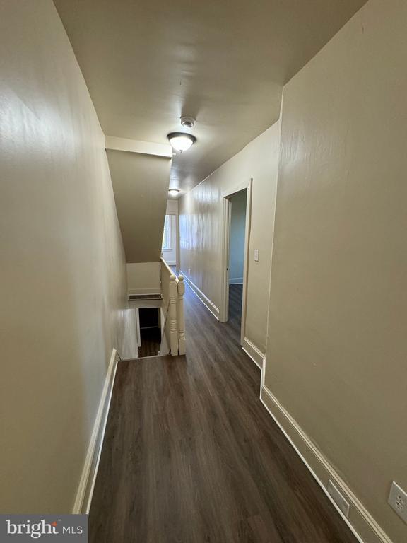Photo - 1001 W 7th St