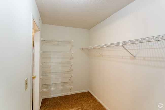 Graybrook Master Walk-in