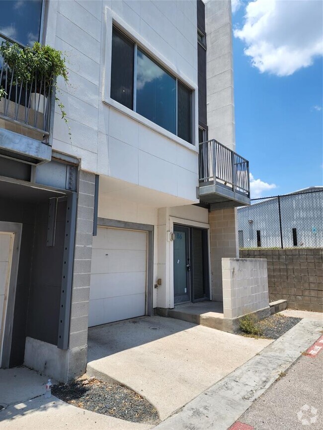 Building Photo - 4801 S Congress Ave Unit B6 Rental