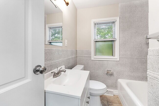 Photo - 465 Cherry St