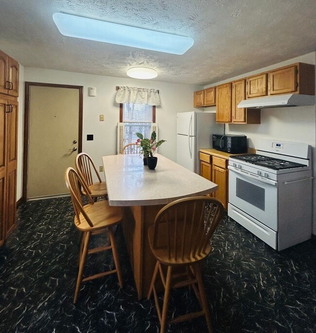 Building Photo - 175-177 Myrtle Ave Unit 175