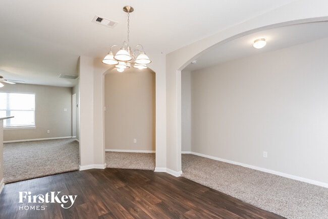 Photo - 5551 Rainbow Rd.