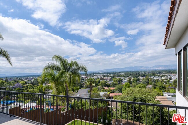 Building Photo - 3970 Murietta Ave