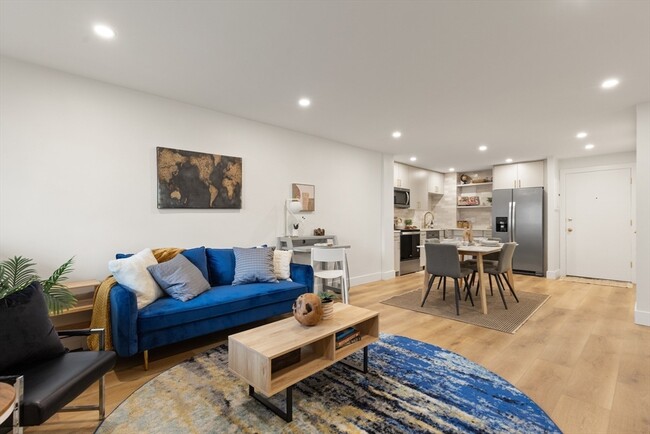 Building Photo - 5 Linda Ln Unit 1-2