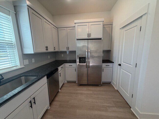 1365 S Duncan Ave Unit 1