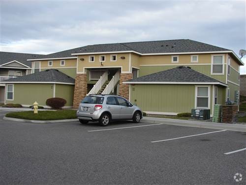 Building Photo - 6405 Chapel Hill Blvd Rental