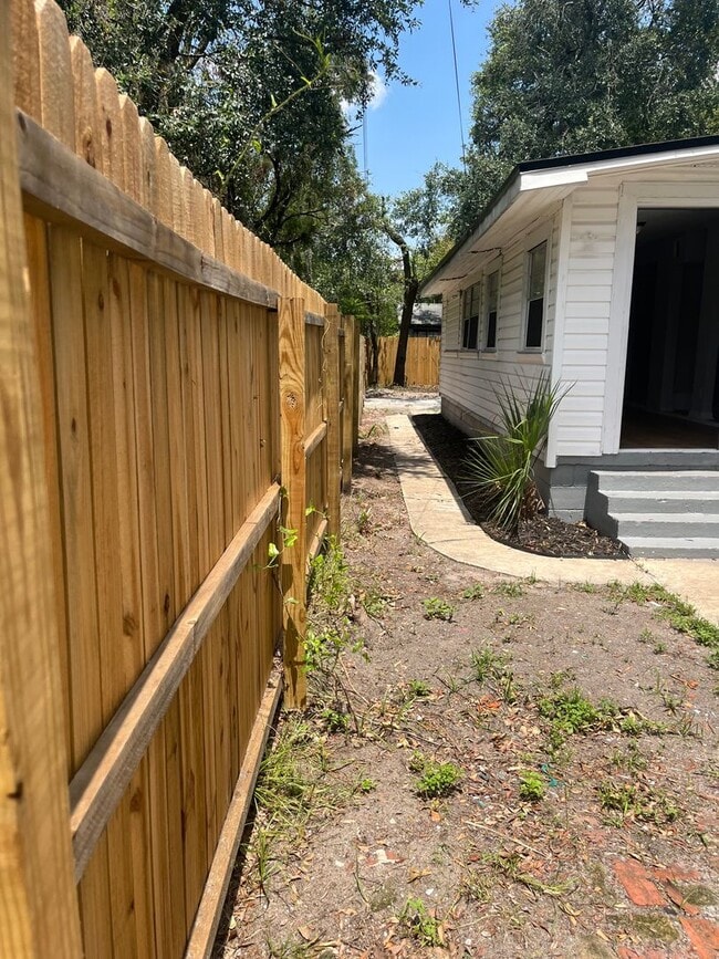 Photo - Plenty of Space!!