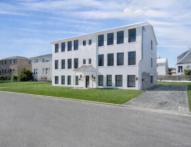 Building Photo - 74 Nelson Ave Unit 1