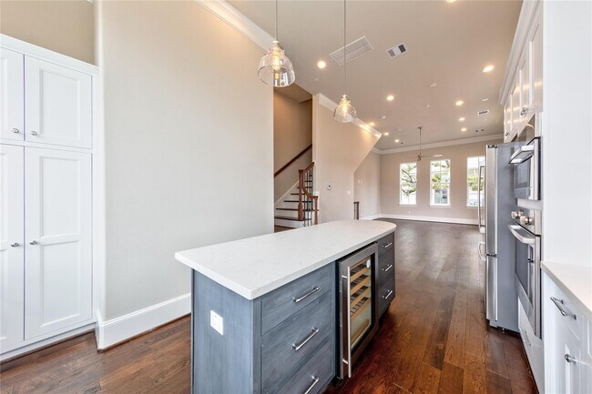 Photo - 2702 Harvard St