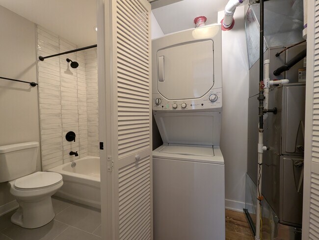 Photo - 653 W Wrightwood Ave Unit 304