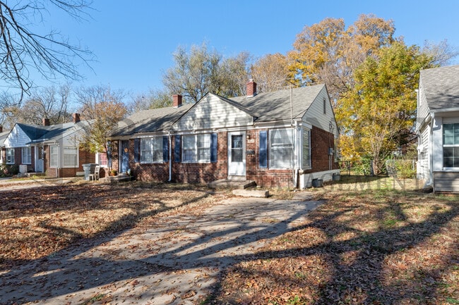 Photo - 2640 E Grail St