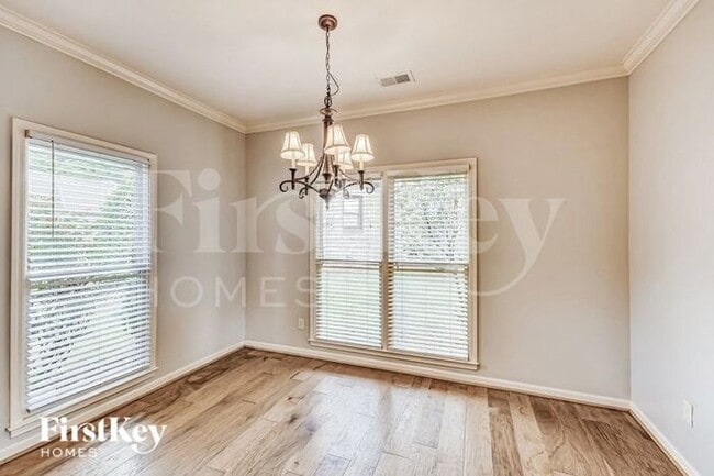 Photo - 3611 Courtyard Ln