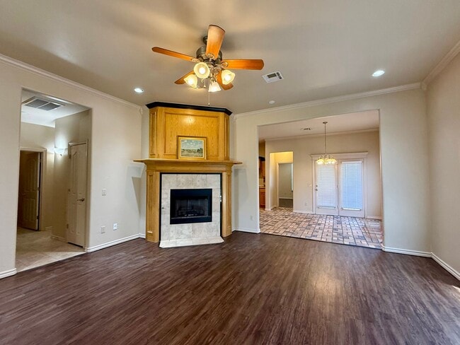 2520 Thomas Dr