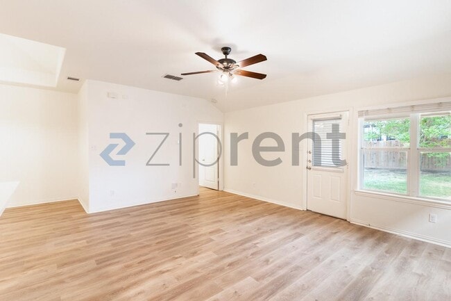 Photo - 232 Strawberry Blonde Dr