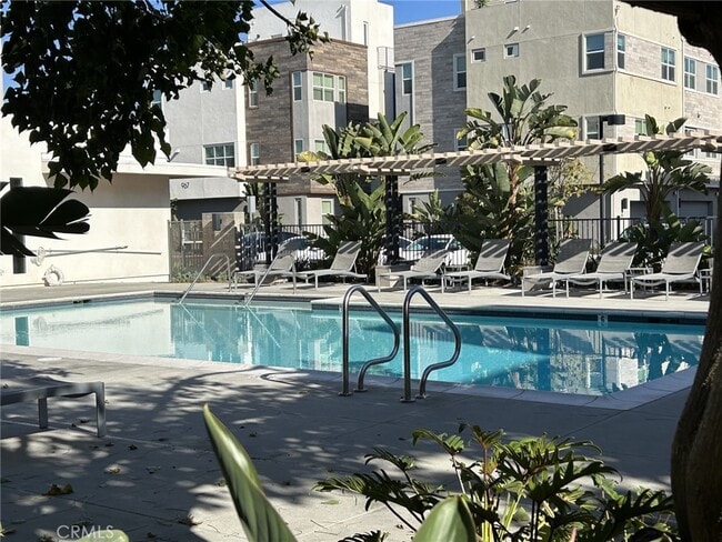 Photo - 945 E Mason Ln