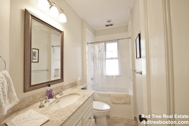 Photo - 62 Chestnut St