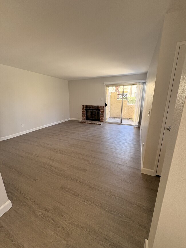 Photo - 2079 Lakeridge Cir